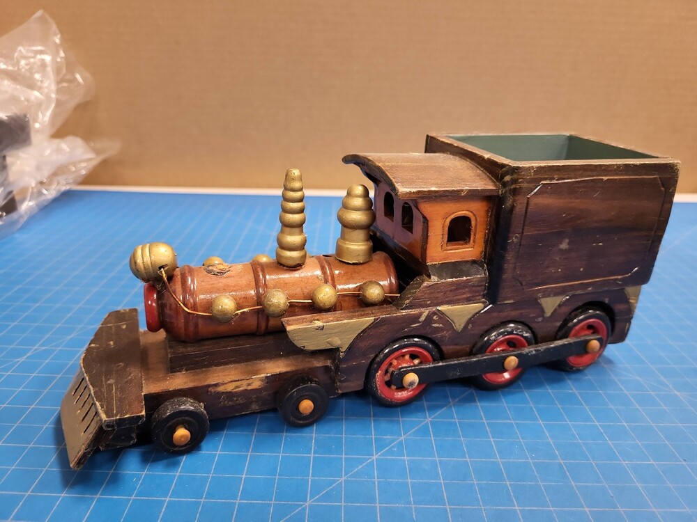 International J H Vintage Wooden Train Locomotive Planter Decor China Made